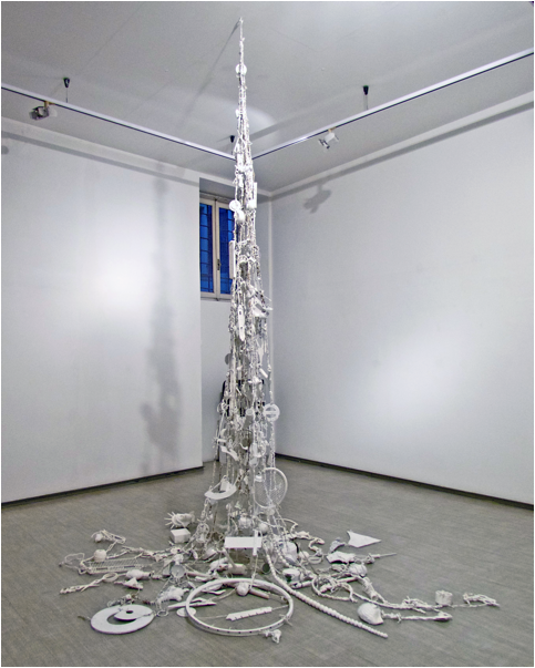 Andrea Bianconi, A Charmed Life, 2014, corde, oggetti, smalto bianco