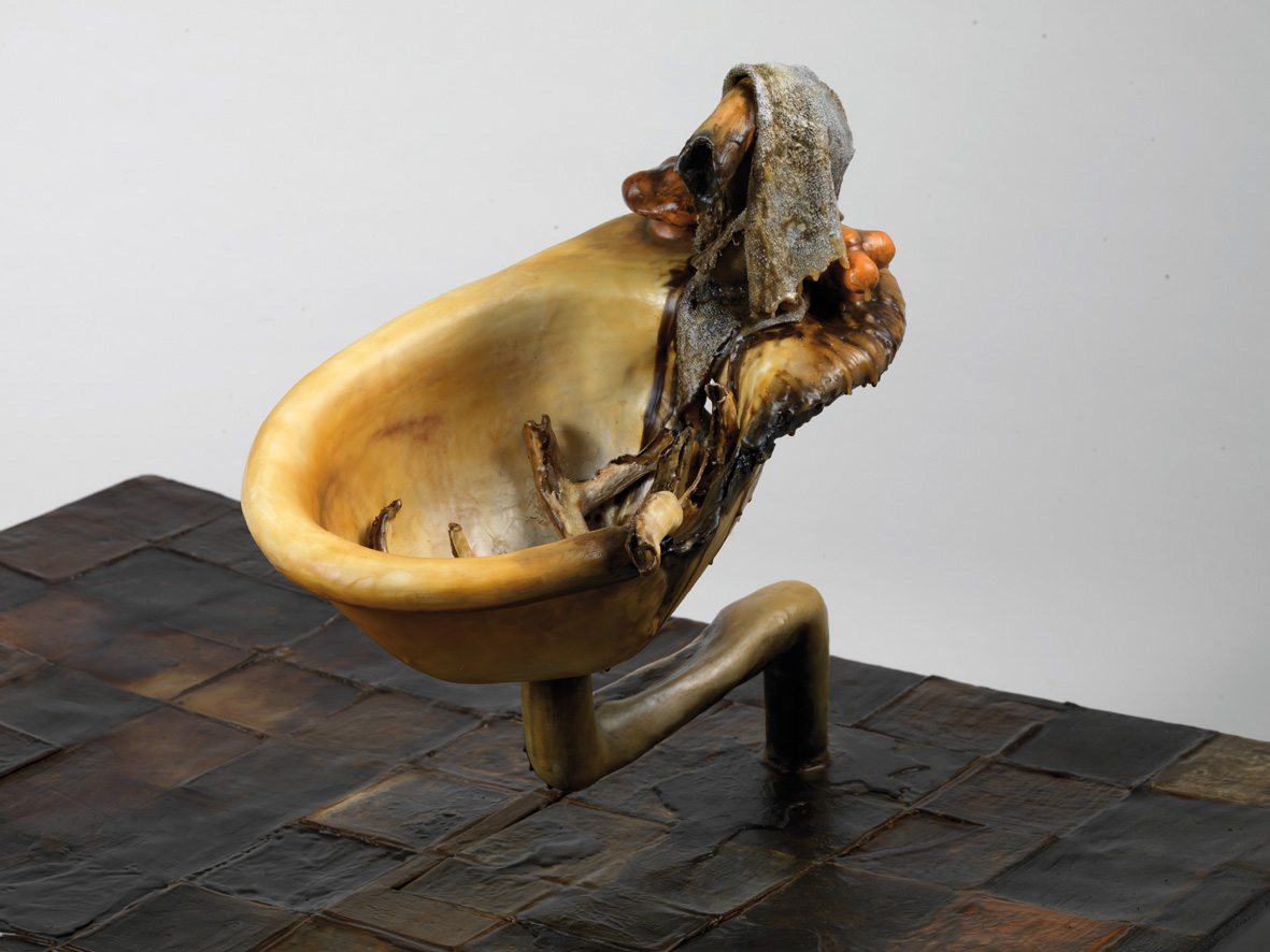 Interno/5, 2007, cartone, resina, cera, colori industriali, stracci, 168 x 110 x 51 cm, particolare