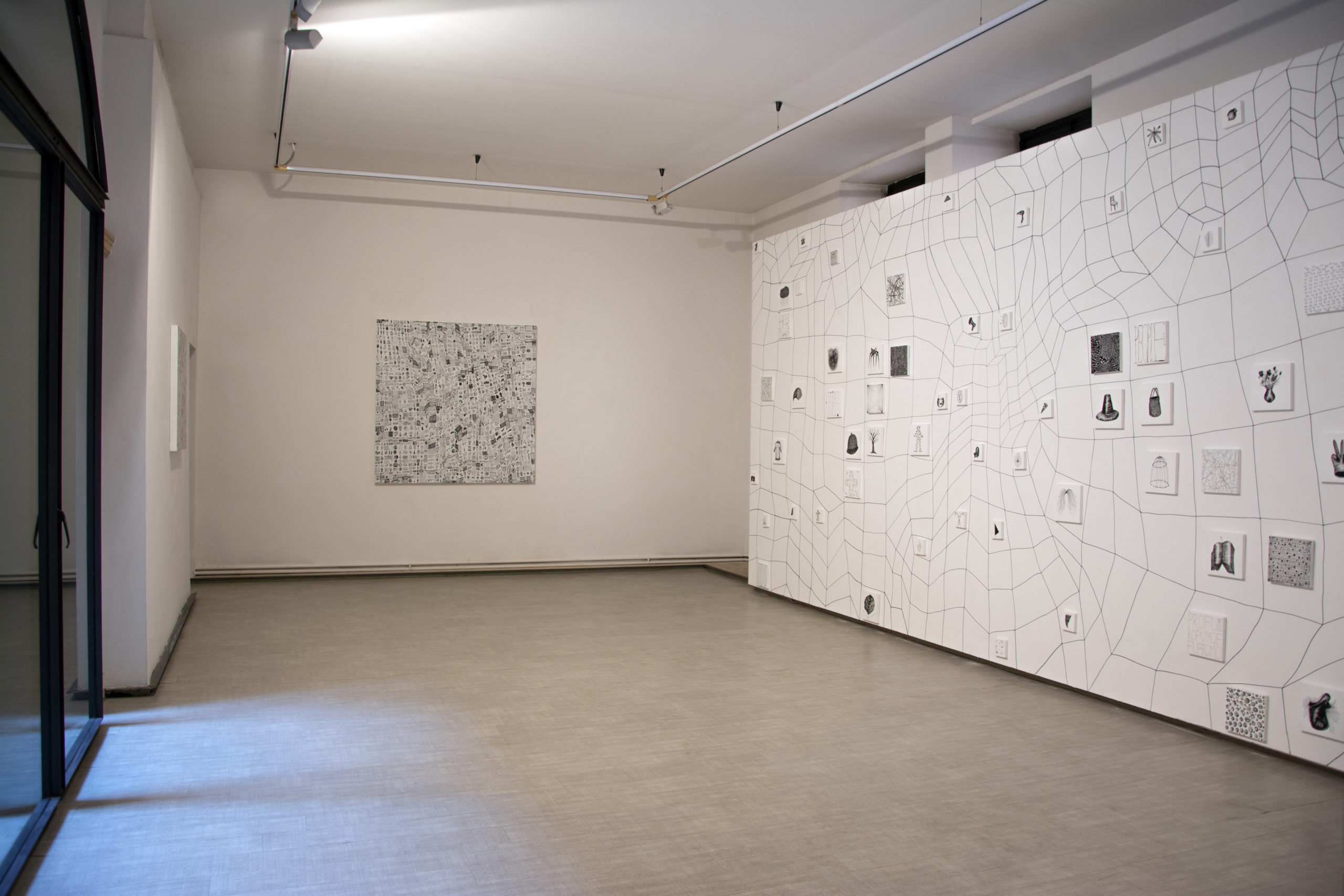 Andrea Bianconi, veduta della sala con installazione site specific, Ermes - La Giarina Arte Contemporanea, Verona